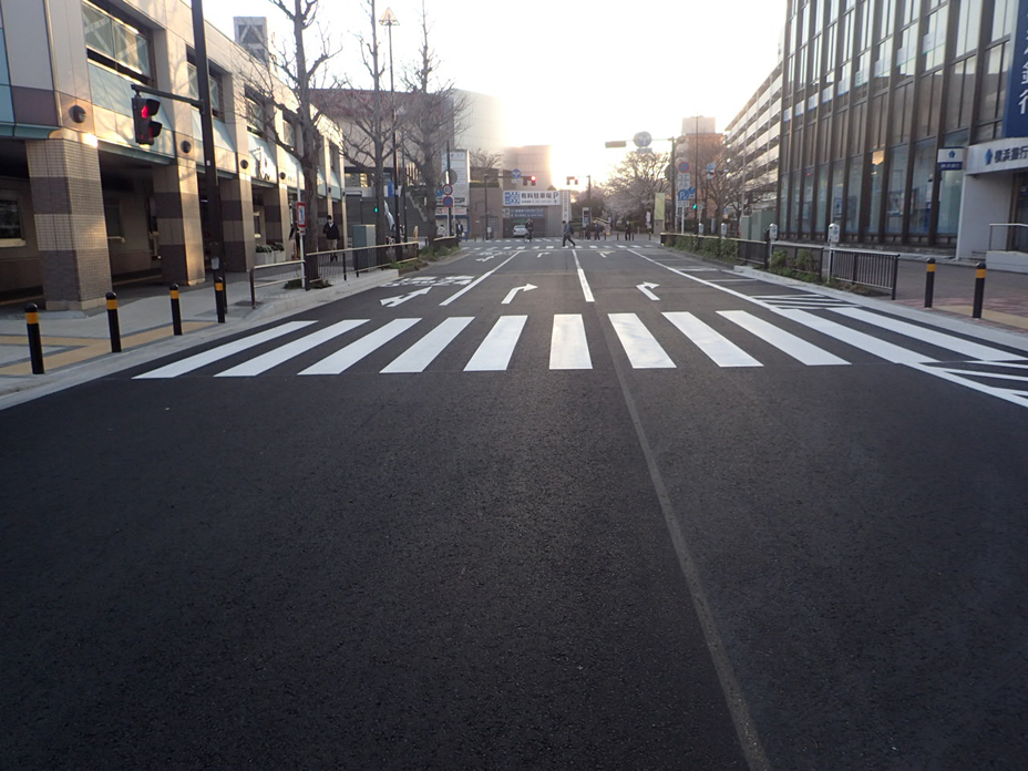 栄区小菅ケ谷一丁目地内道路整備工事（夜間）